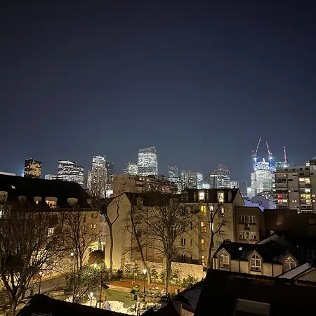 Contemporary, View Of La Defense, Comfort *